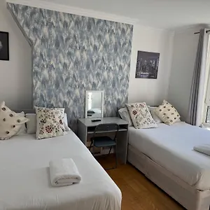 Budget Grey House Apartamento