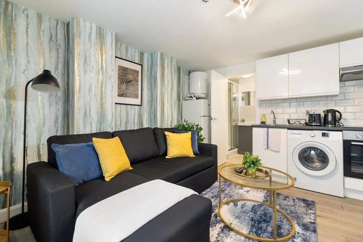 Cosy Gem Next Transport Easy Access Central London location